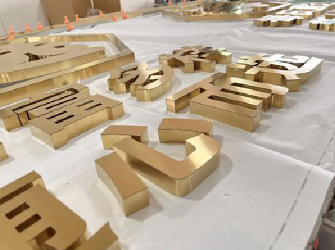 景谷拉丝不锈钢字的特点。