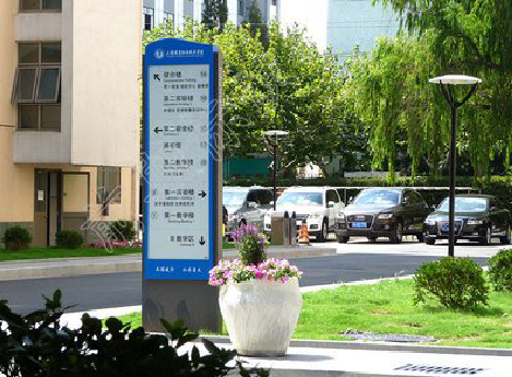 景谷哪些因素影响宣传栏的制作？